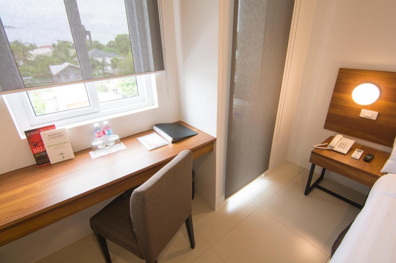 Mango Suites Cauayan Exterior photo