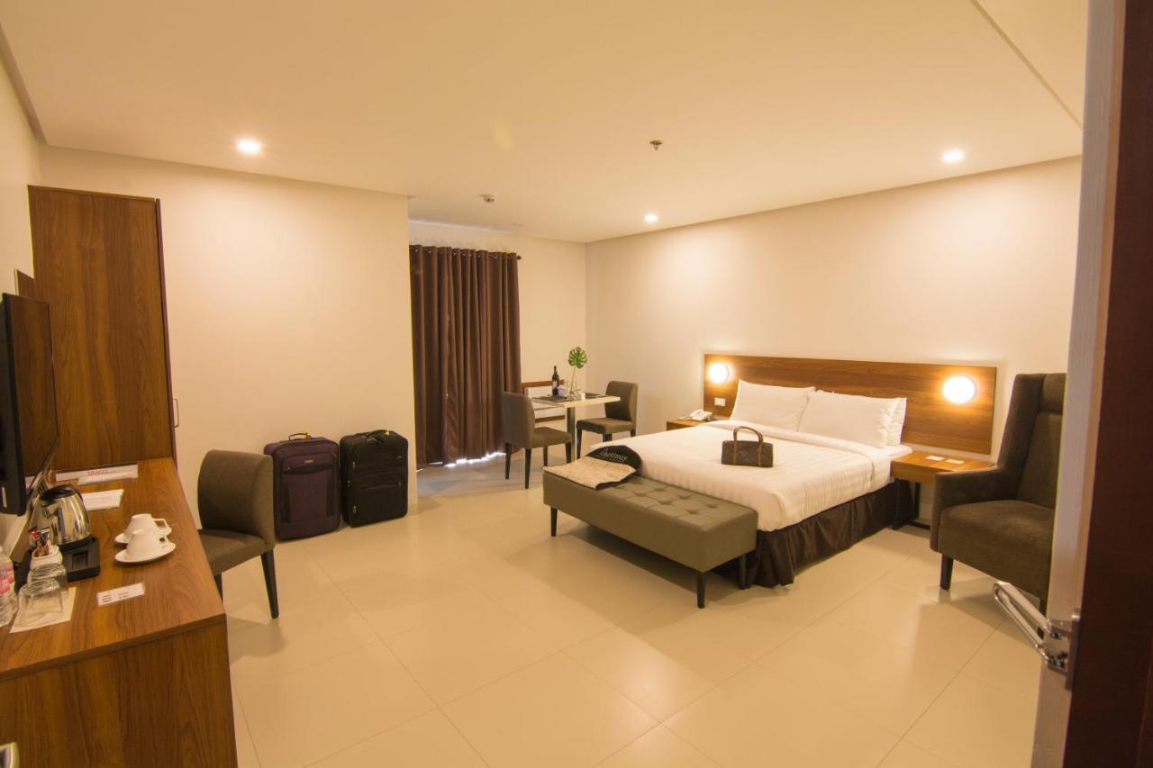 Mango Suites Cauayan Exterior photo
